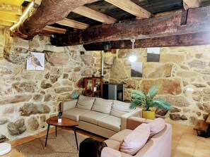 Living area - Charming Tourém Retreat 3 Bedroom House with Stunning Views (Tourém)