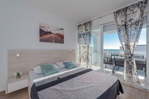 2 chambres, fer et planche à repasser, Wi-Fi, draps fournis