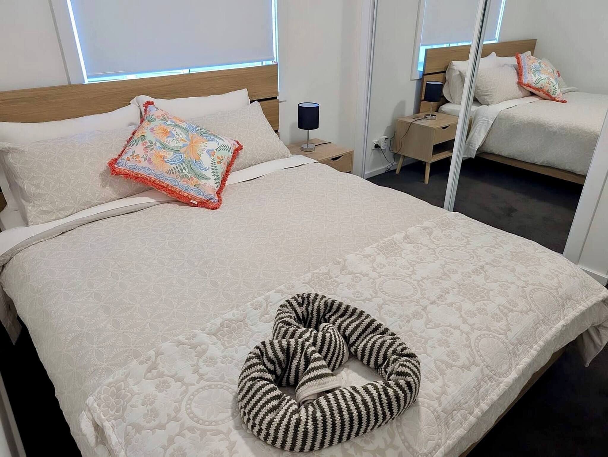 2 bedrooms, iron/ironing board, Internet, bed sheets