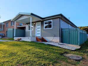 Exterior - Brand New Modern Retreat in Singleton (Singleton Heights)