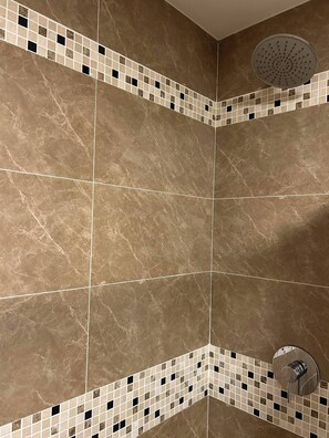 Bathroom - Charming Kingston Apartment with City Views (Kingston)