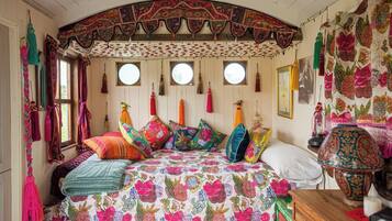 1 bedroom, internet, bed sheets