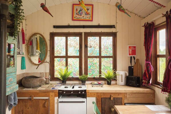 Fridge, oven, coffee/tea maker, toaster