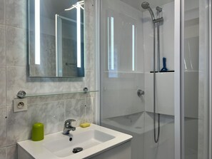 Hair dryer, toilet paper - Écume-8p-Proche Côte sauvage-wifi (Saint-Pierre-Quiberon)