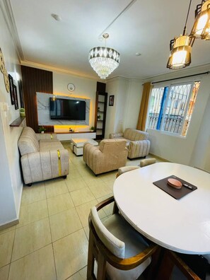 TV - Nyali Luxe 2 BR• Plage • Parking (Mombasa)