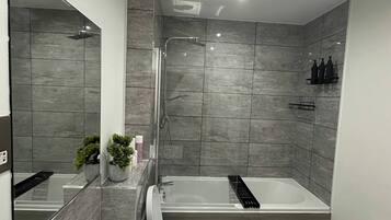 Apart Daire, 1 Yatak Odası | Banyo
