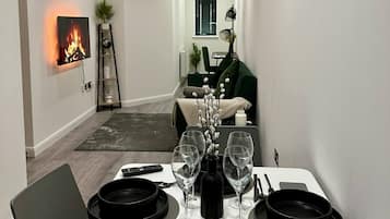 Apartamento, 1 habitación | Comedor