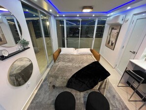 1 bedroom, iron/ironing board, internet, bed sheets