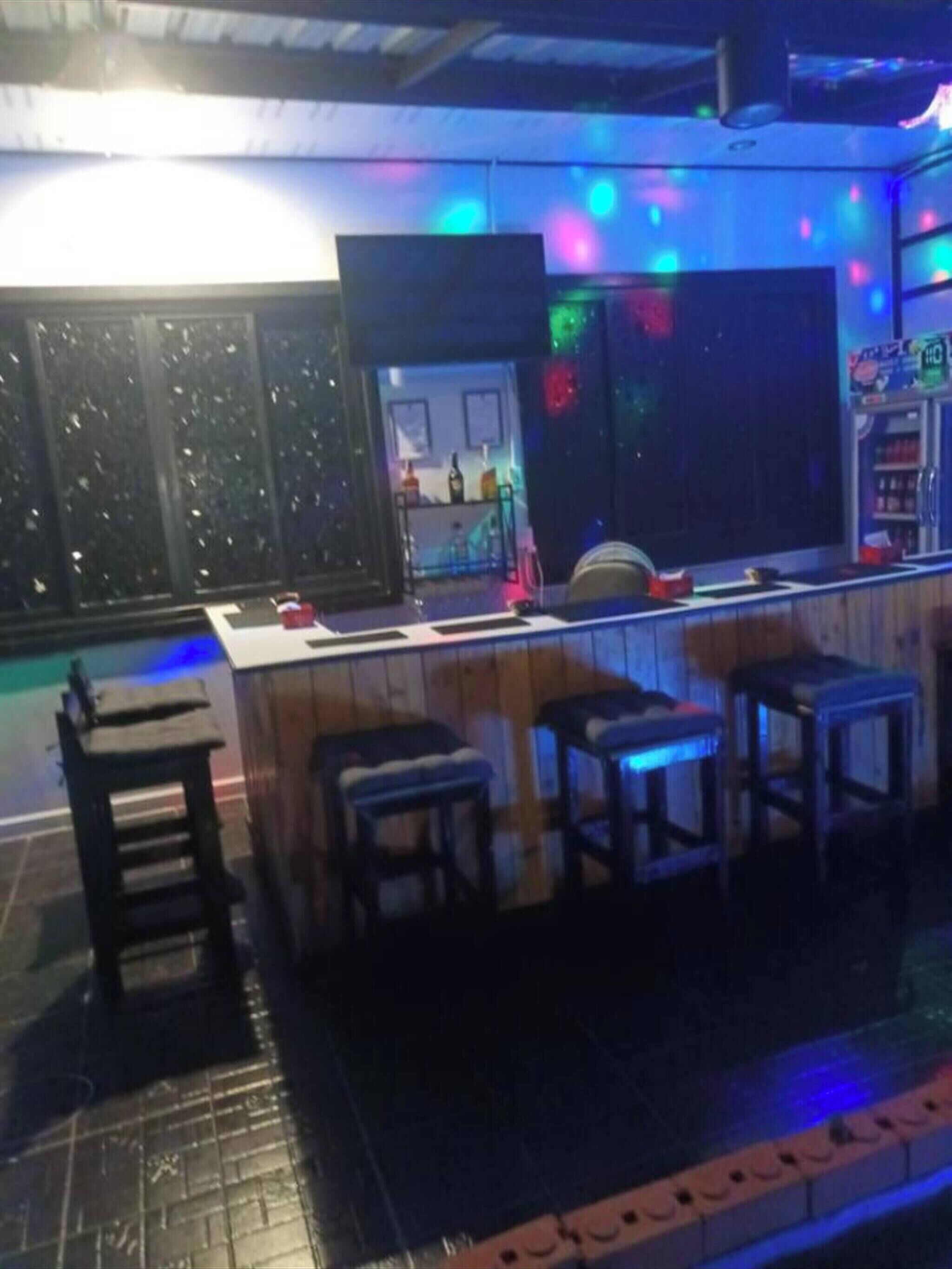 酒吧（店内）