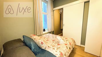 1 bedroom, iron/ironing board, internet, bed sheets