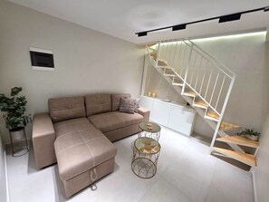 Living area - Pothos Luxury Maisonette (Iraklio)
