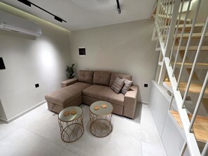 Living area - Pothos Luxury Maisonette (Iraklio)