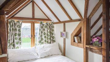 Bügeleisen/Bügelbrett, Internetzugang, Bettwäsche