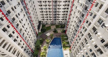 Near SM BF & Shopwise SLEX Accessible 2BR for 4