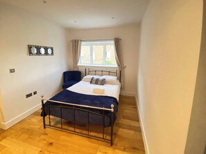 1 bedroom, iron/ironing board, internet, bed sheets