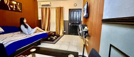 2 bedrooms, iron/ironing board, Internet, bed sheets