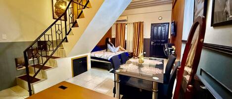 Iron/ironing board, internet, bed sheets