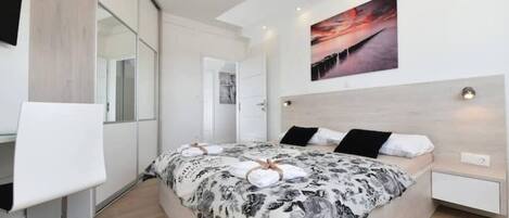 مكواة/لوح كي وواي فاي وملاءات أسرّة