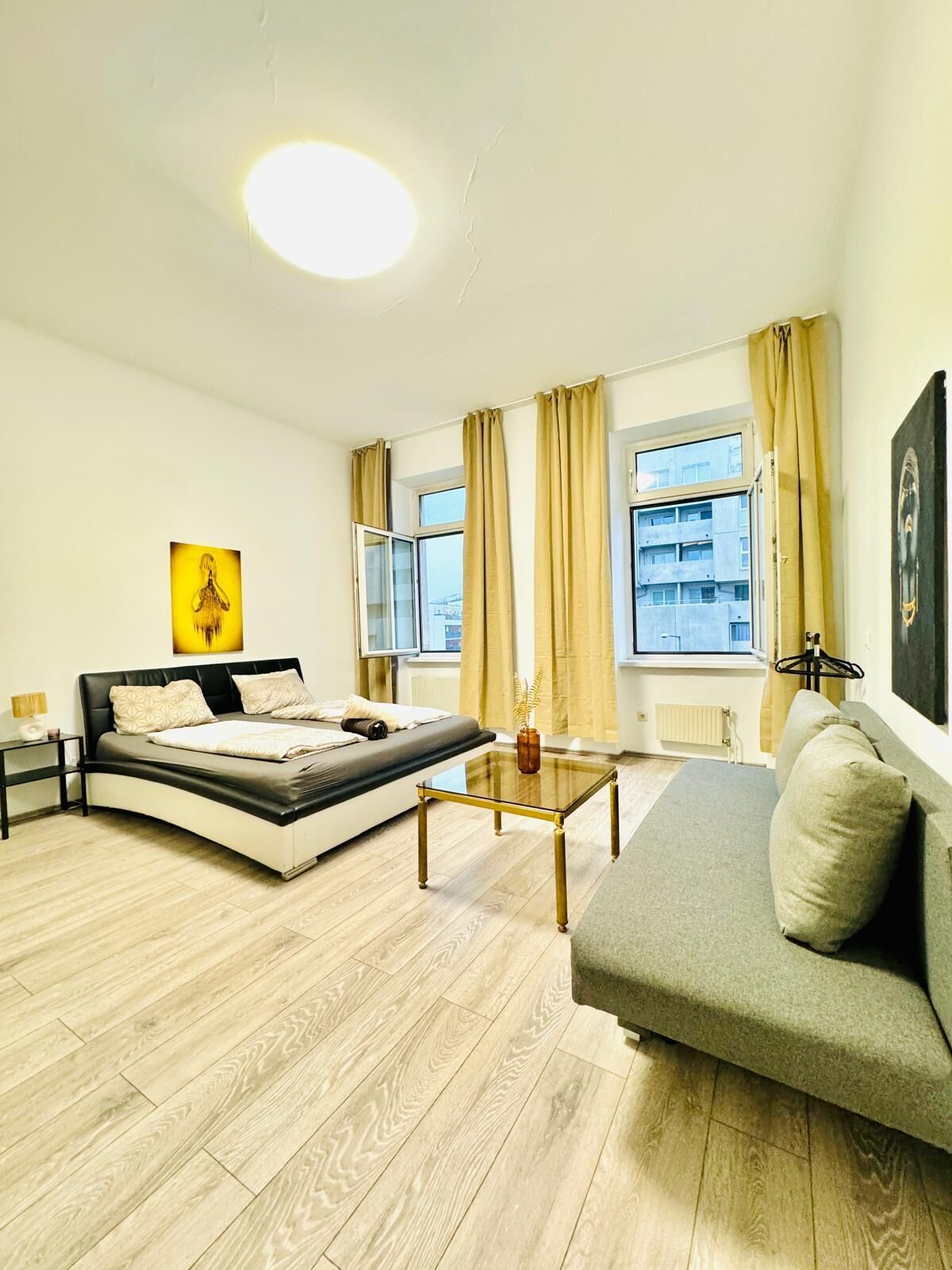 Basic Apartment | Iron/ironing board