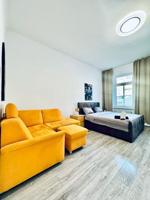Apartament bàsic | Planxa i posts de planxar