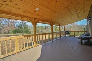 Terrace/patio - Three Oaks In Beautiful Mena Arkansas (Mena)