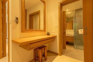 Bathroom - Trichada Resort Where the Rich Go V91 (Choeng Thale)
