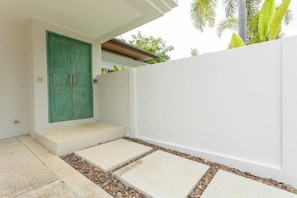 Exterior - Trichada Resort Where the Rich Go V91 (Choeng Thale)