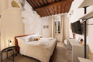 3 bedrooms, iron/ironing board, free WiFi, bed sheets - Loggia Senensis (Siena)