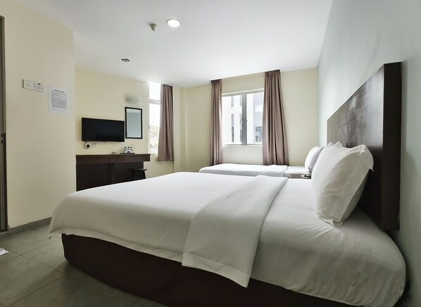 Desk, laptop workspace, iron/ironing board, free WiFi