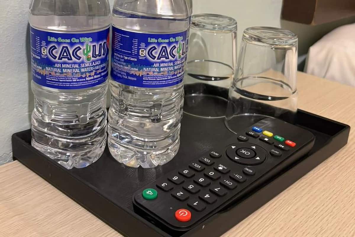 Escritorio y espacio para trabajar con laptop