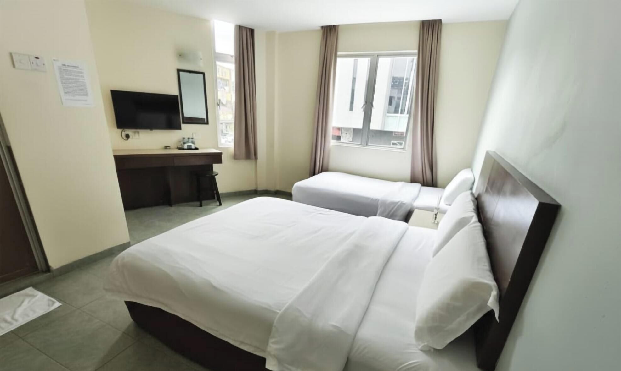 標準三人房, 私人浴室, 城市景 | 書桌、手提電腦工作空間、熨斗/熨衫板、免費 Wi-Fi