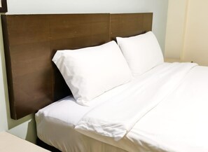 Deluxe Double Room, 1 Katil Raja (King), Non Smoking, Private Bathroom | Meja, ruang kerja komputer riba, seterika/papan seterika, Wi-fi percuma