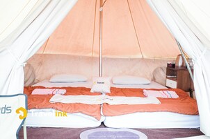 Standard Twin Room, Patio, Garden View | Desk, free WiFi