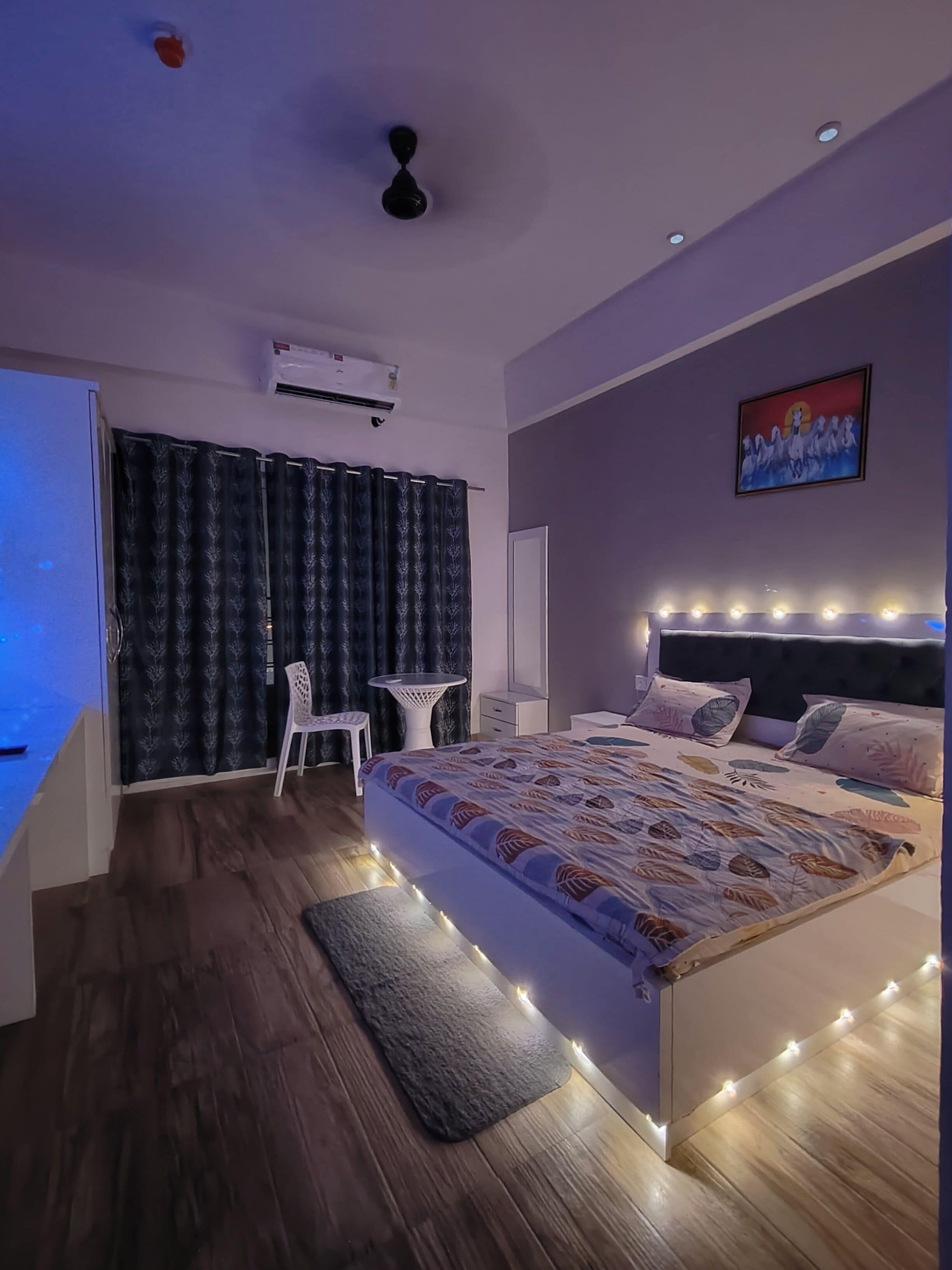 Luxury Studio Suite, City View | Blackout drapes, soundproofing, iron/ironing board, free WiFi