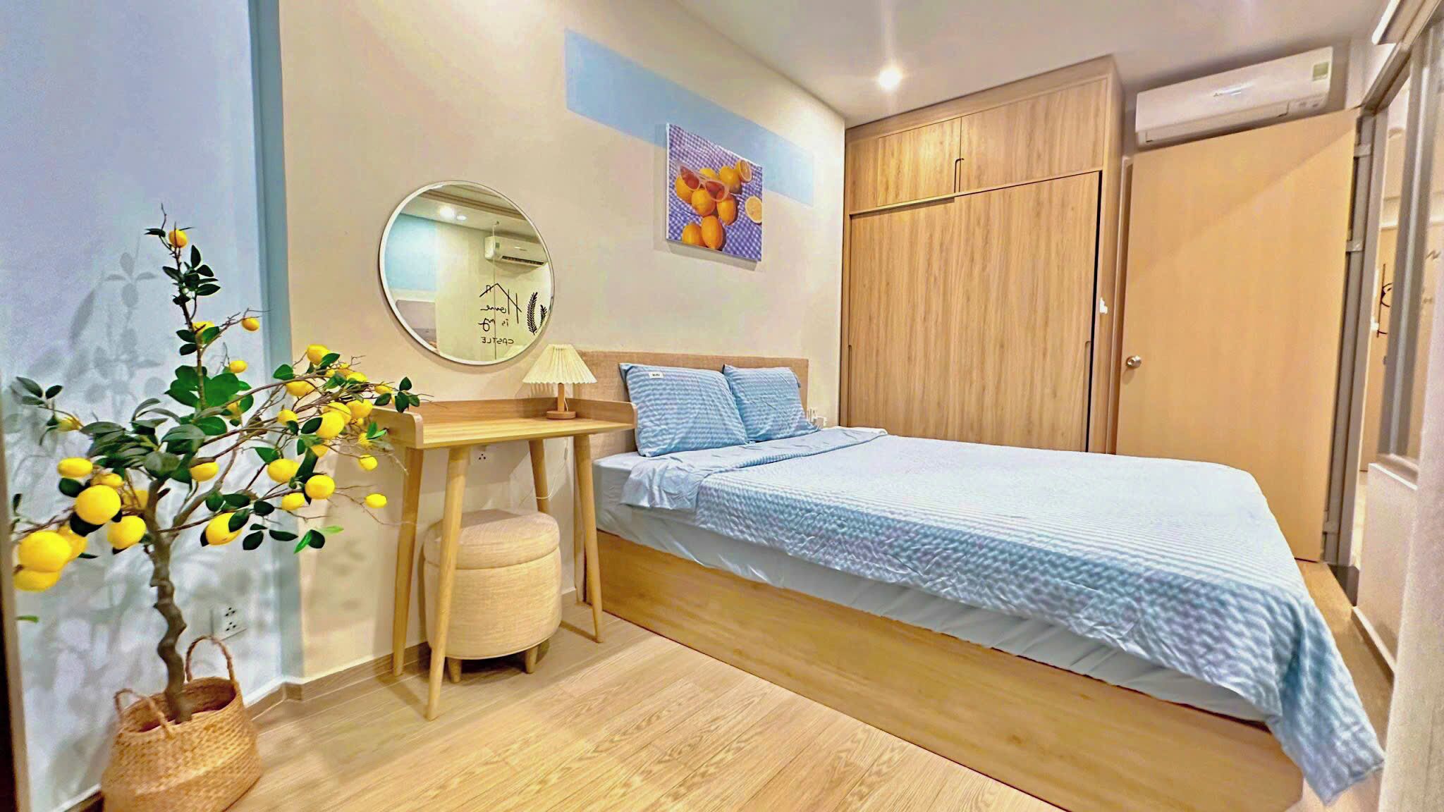 Desk, laptop workspace, iron/ironing board, free WiFi