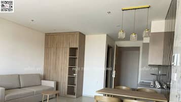 Desk, laptop workspace, iron/ironing board, free WiFi