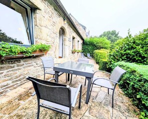 Deluxe Cottage, Ensuite, Courtyard View | Terrace/patio