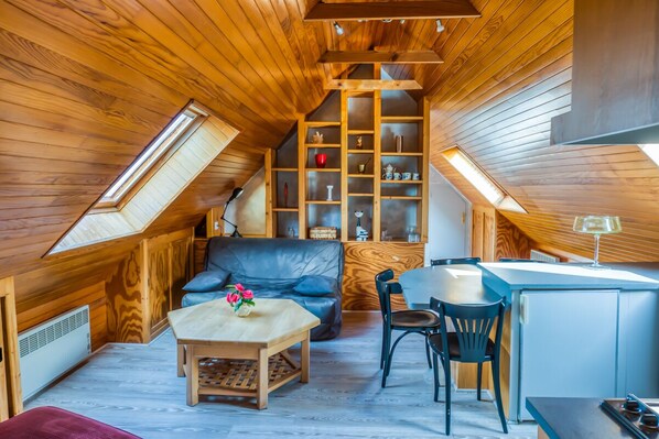 Iron/ironing board, free WiFi, wheelchair access