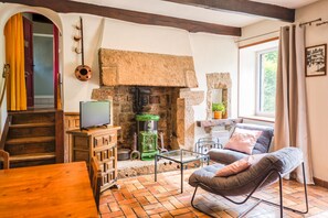Romantic Cottage, Ensuite, Courtyard View | Lounge