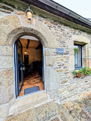 Deluxe Cottage, Ensuite, Courtyard View