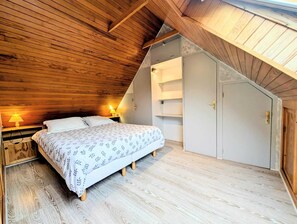 Apartamento básico, suíte | Ferros/tábuas de passar roupa, Wi-Fi de cortesia