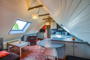 Iron/ironing board, free WiFi, wheelchair access