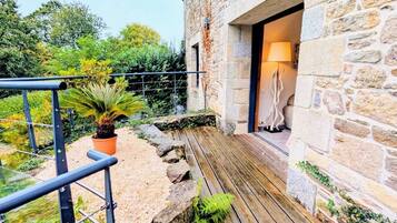 Comfort Double Room, Ensuite, Courtyard View (Tourisme Handicap) | Terrace/patio