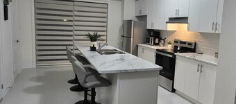 Cozy Ensuite Modern Bedroom