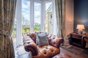 Een 30-inch televisie met digitale zenders