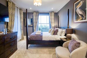 Huis (5 Bedrooms) | 5 slaapkamers, een strijkplank/strijkijzer, beddengoed