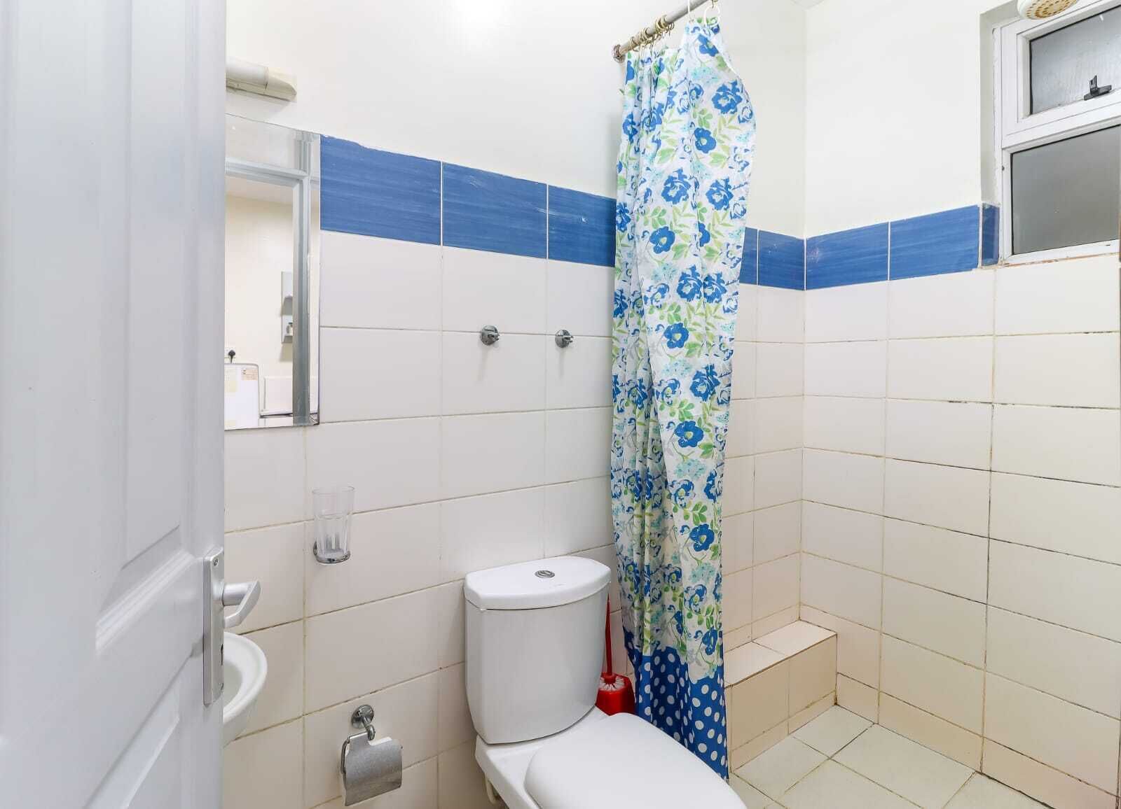 經典開放式客房 | 浴室 | 淋浴設備、免費盥洗用品、拖鞋、毛巾