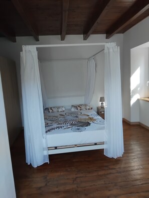 4 quartos, Wi-Fi, roupa de cama