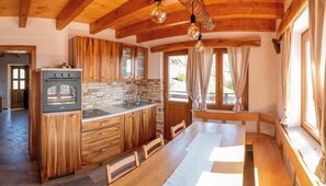 Dining - Holiday home with beautiful view (Tržišče)