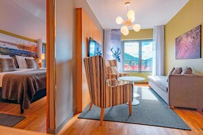 خزنة داخل الغرفة